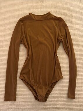 Long-Sleeve Mock Neck Brown Ribbed Bodysuit
